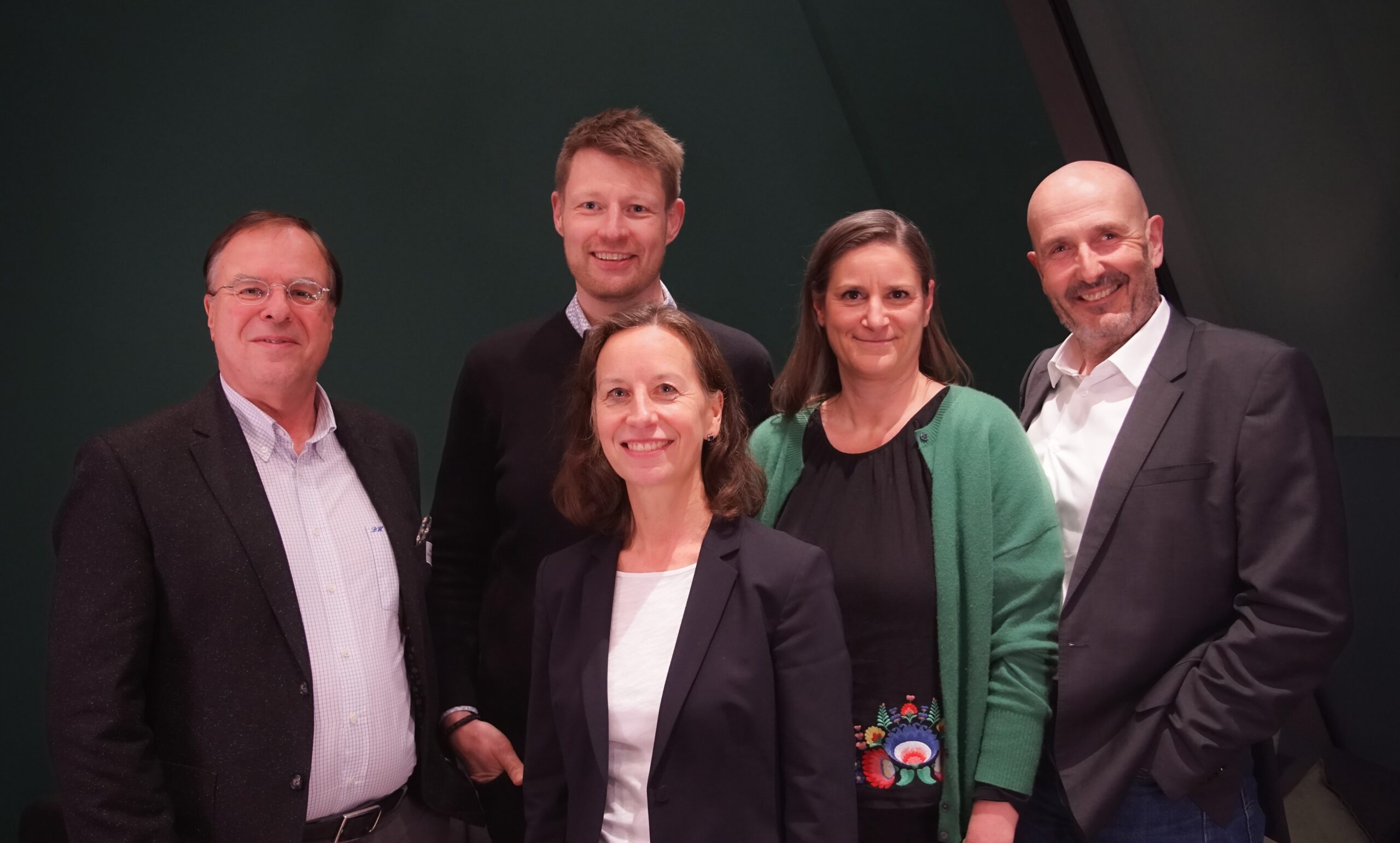 GPRA Präsidium: von links: Peter Heinrich, matthias Wesselmann, Jelena Mirkovic, Hannign Kempe, vorne mittig: Vorsitzende Alexandra Groß
